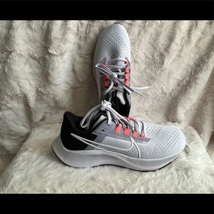 ♥️Nike Pegasus 38 Zoom Air Size 7.5 New w/o tags❤️
